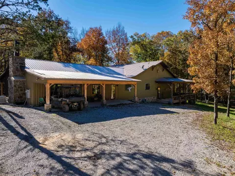 55 65 125 B Rock Ln, Batesville, AR 72501