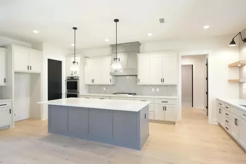 Kitchen - 3084 Avilla Mnr, Alexander, AR 72002 photo 3 of 4