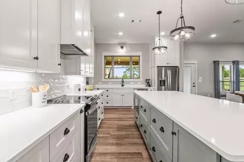 Kitchen - 17 Republican, Greenbrier, AR 72058 photo 5 of 5