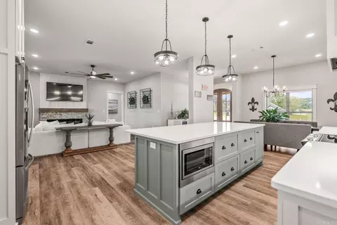Kitchen - 17 Republican, Greenbrier, AR 72058 photo 3 of 5