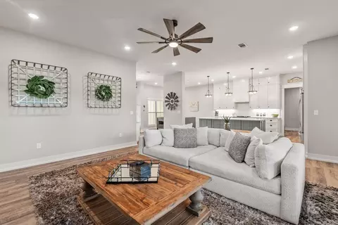 Living - 17 Republican, Greenbrier, AR 72058 photo 3 of 3