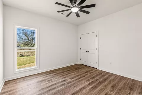 Bedroom - 1 Moonlight, Morrilton, AR 72110 photo 4 of 7