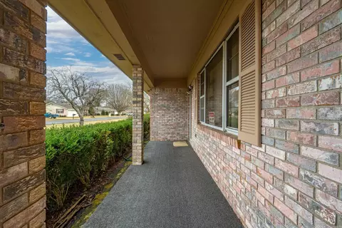 Exterior - 1524 Pinehurst Dr, Malvern, AR 72104 photo 3 of 8
