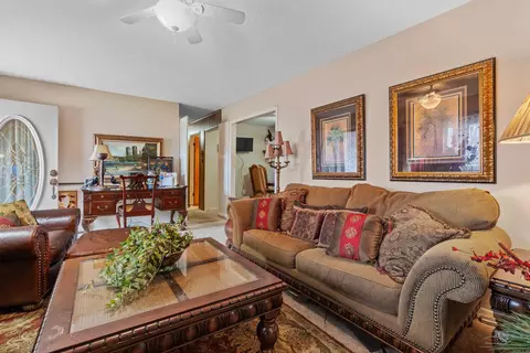 Living - 1524 Pinehurst Dr, Malvern, AR 72104 photo 3 of 3