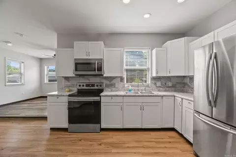 Kitchen - 1 Cedar Oaks Dr, Conway, AR 72032 photo 3 of 3