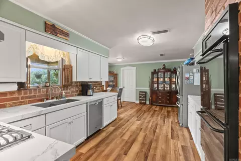 Kitchen - 1 Cedar Oaks Dr, Conway, AR 72032 photo 1 of 3