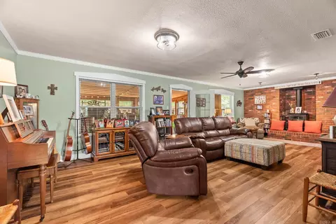 Living - 1 Cedar Oaks Dr, Conway, AR 72032 photo 2 of 3