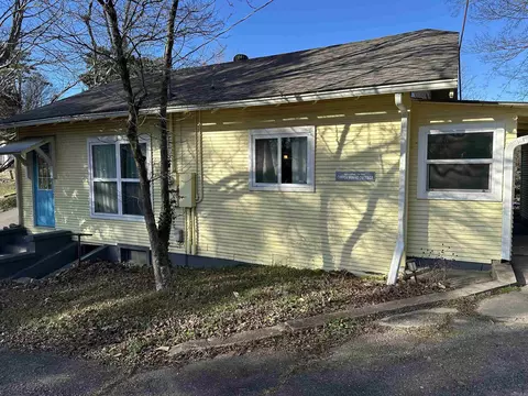 302 Mountain Valley St, Hot Springs, AR 71901