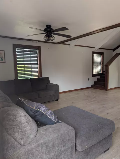 Living - 265 Watson St, Hampton, AR 71744 photo 2 of 6