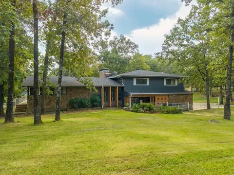 208 Southshore Dr, Hot Springs, AR 71913
