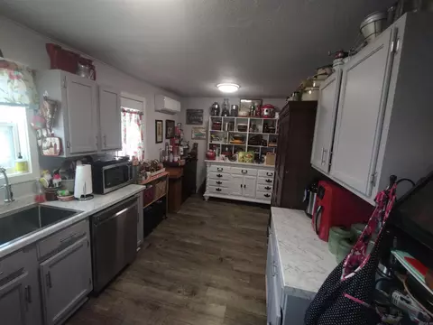 Kitchen - 609 E Webb, Mountain View, AR 72560 photo 4 of 4