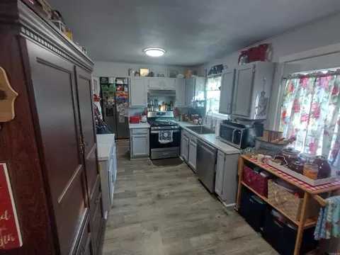 Kitchen - 609 E Webb, Mountain View, AR 72560 photo 3 of 4