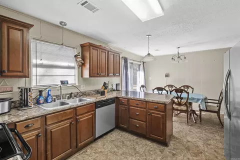 Kitchen - 10 Pinto Trl, Greenbrier, AR 72058 photo 2 of 3