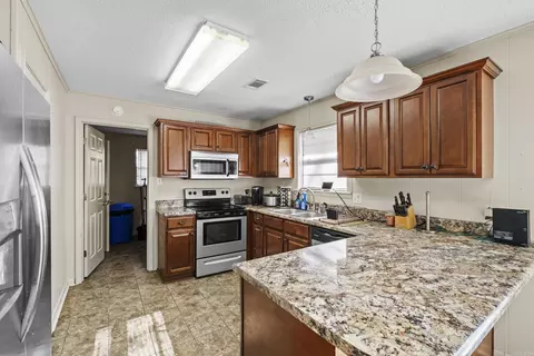 Kitchen - 10 Pinto Trl, Greenbrier, AR 72058 photo 3 of 3