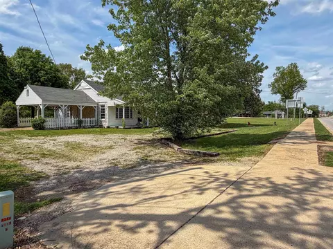 Exterior - 617 Ash Flat Dr, Ash Flat, AR 72513 photo 11 of 12