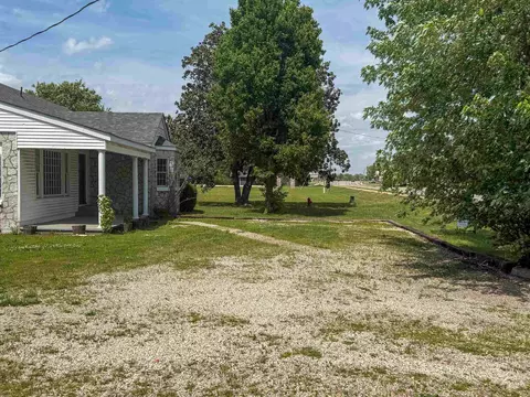 Exterior - 617 Ash Flat Dr, Ash Flat, AR 72513 photo 9 of 12