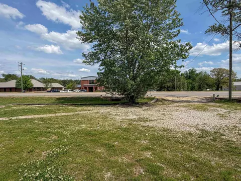 Exterior - 617 Ash Flat Dr, Ash Flat, AR 72513 photo 10 of 12