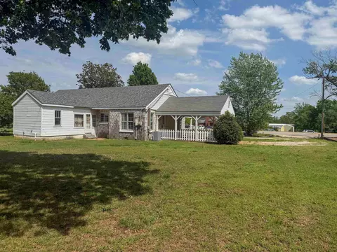 Exterior - 617 Ash Flat Dr, Ash Flat, AR 72513 photo 6 of 12