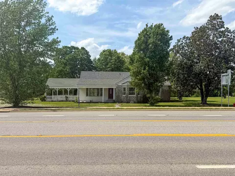 Exterior - 617 Ash Flat Dr, Ash Flat, AR 72513 photo 3 of 12