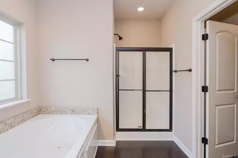 Bath - 2721 Finley Loop, Bryant, AR 72022 photo 2 of 4