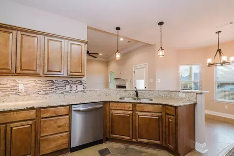 Kitchen - 2721 Finley Loop, Bryant, AR 72022 photo 3 of 3