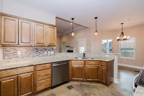 Kitchen - 2721 Finley Loop, Bryant, AR 72022 photo 2 of 3