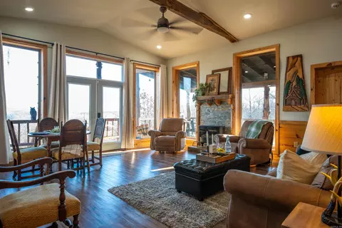 Living - 627 Mountain Crest Rd, Mountain View, AR 72560 photo 2 of 4