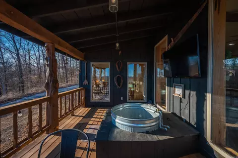 Exterior - 627 Mountain Crest Rd, Mountain View, AR 72560 photo 6 of 10