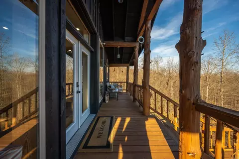 Exterior - 627 Mountain Crest Rd, Mountain View, AR 72560 photo 7 of 10