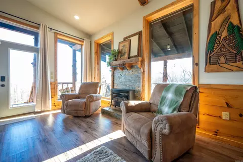 Living - 627 Mountain Crest Rd, Mountain View, AR 72560 photo 1 of 4