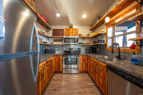 Kitchen - 627 Mountain Crest Rd, Mountain View, AR 72560 photo 1 of 2
