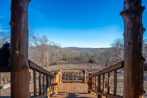 Exterior - 627 Mountain Crest Rd, Mountain View, AR 72560 photo 4 of 10