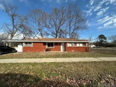 120 E Palm St, Lonoke, AR 72086