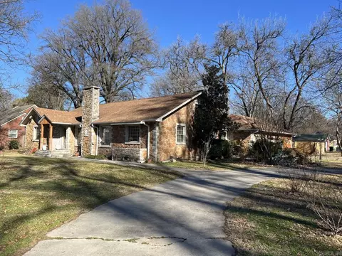 1300 N 6th St, Blytheville, AR 72315