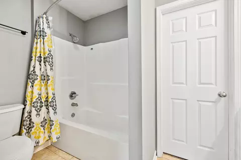 Bath - 13786 Cedar Glen Cv, Alexander, AR 72002 photo 2 of 3