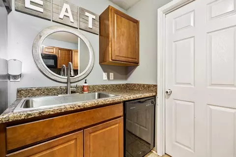 Kitchen - 13786 Cedar Glen Cv, Alexander, AR 72002 photo 1 of 2