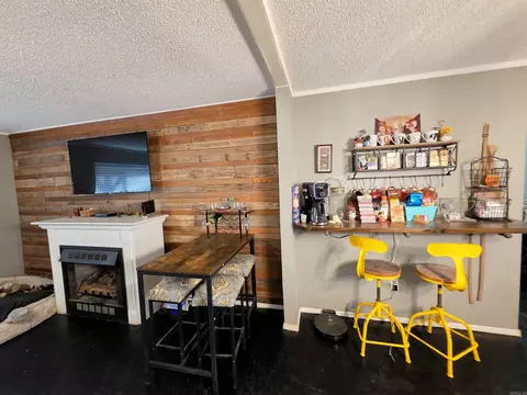 Living - 1209 Owen St, Malvern, AR 72104 photo 3 of 3