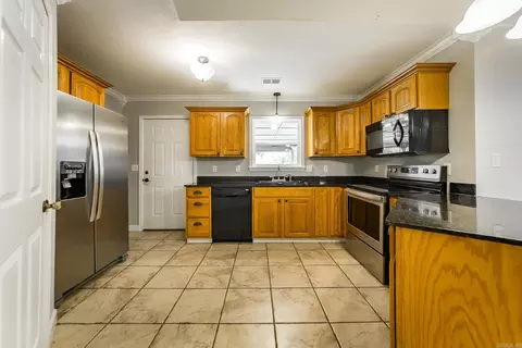 Kitchen - 100 Traway Ln, Edgemont, AR 72044 photo 2 of 4