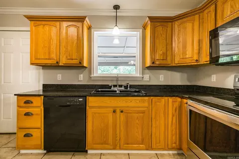 Kitchen - 100 Traway Ln, Edgemont, AR 72044 photo 4 of 4