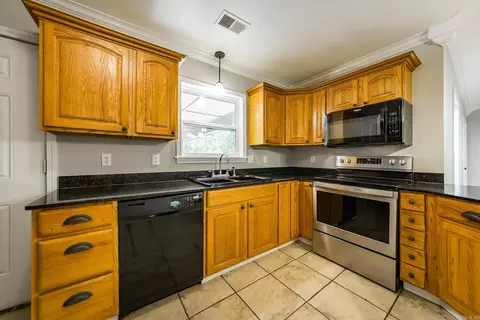 Kitchen - 100 Traway Ln, Edgemont, AR 72044 photo 3 of 4