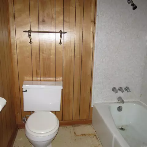 Bath - 100 Sadler Dr, Rison, AR 71665 photo 2 of 7