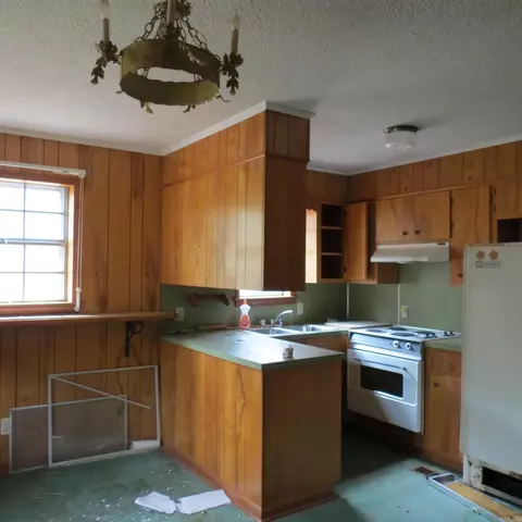 Kitchen - 100 Sadler Dr, Rison, AR 71665 photo 3 of 5