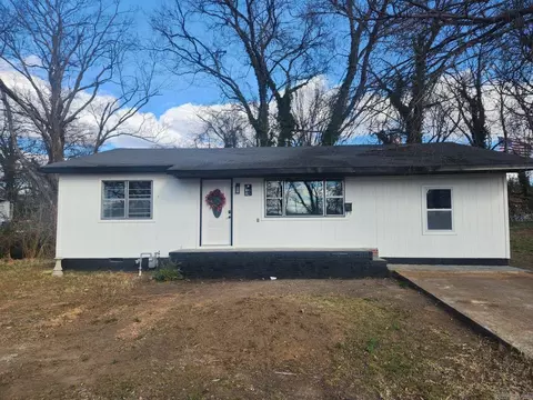 685 S 9th St, Batesville, AR 72501