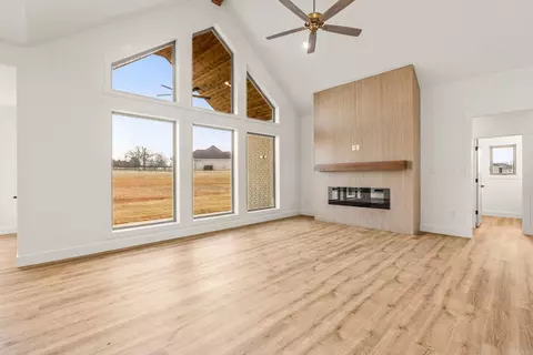 Living - 3 Republican Loop, Greenbrier, AR 72058 photo 1 of 2