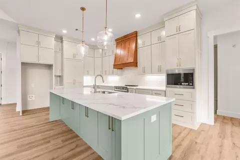 Kitchen - 3 Republican Loop, Greenbrier, AR 72058 photo 1 of 3