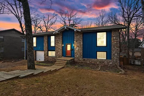 2010 Old Forge Dr, Little Rock, AR 72227