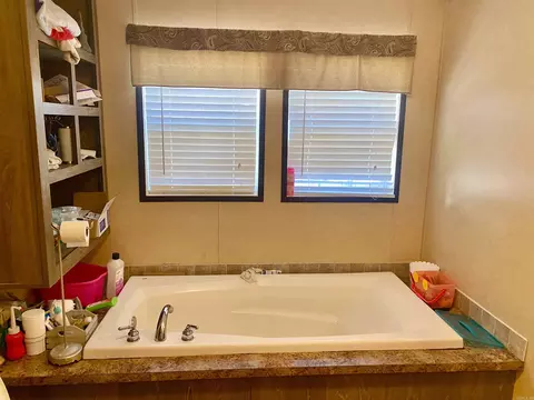 Bath - 9 Olivia Ln, Conway, AR 72032 photo 2 of 5