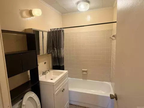 Bath - 5910 W Malcomb St, Pine Bluff, AR 71602 photo 1 of 3