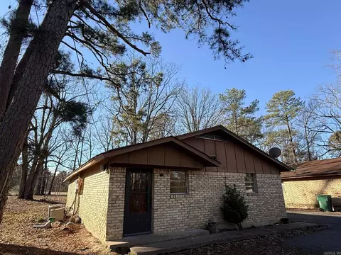 Exterior - 5910 W Malcomb St, Pine Bluff, AR 71602 photo 1 of 2