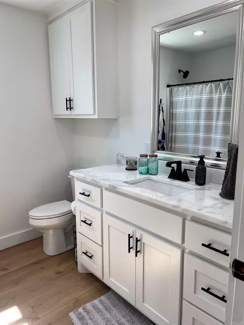 Bath - 114 Hayes St, Haskell, AR 72015 photo 10 of 11